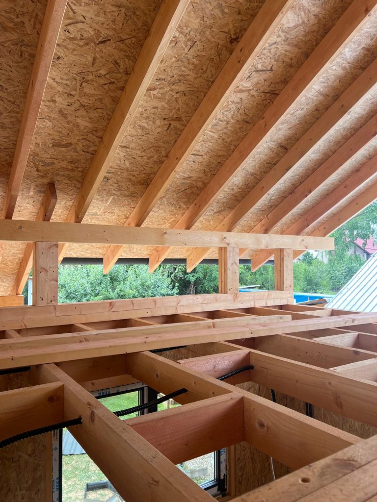 Mansarda unei case realizata din lemn - Structura din lemn certificat